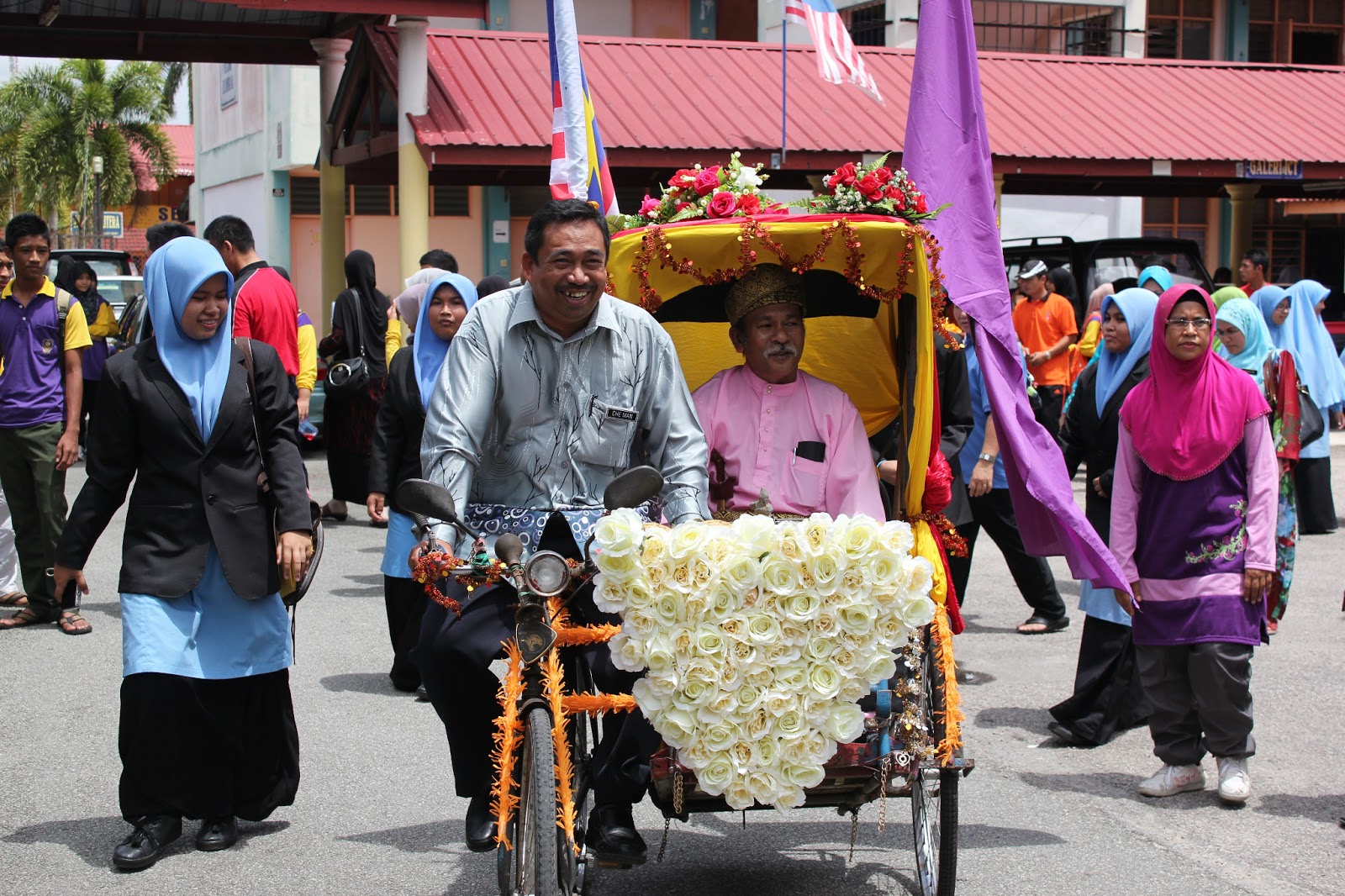 AZMAR-PB: Suasana bergambar majlis perpisahan persaraan 