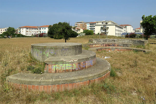 Grassland, Viale della Libertà, Livorno