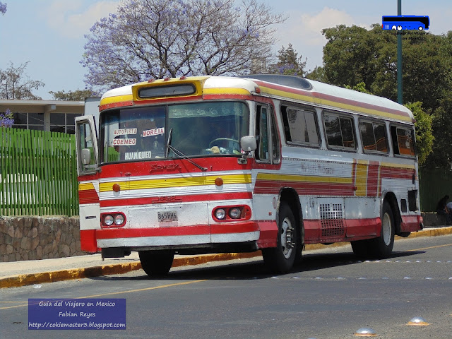 un autobus antiguo que aun trabaja