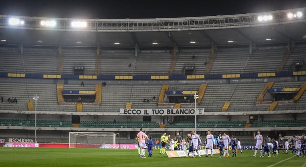 HELLAS VERONA 1-1 PALERMO: Solito HELLAS solito risultato che contro i primi in classifica non sarebbe nemmeno da buttare non fosse che dopo 12 partite e la farsa di Cosenza ancora non si vede un carattere ed un'identità di squadra... Curva Sud deserta? Non credo che in Via Francia abbiano capito la profondità della frattura...