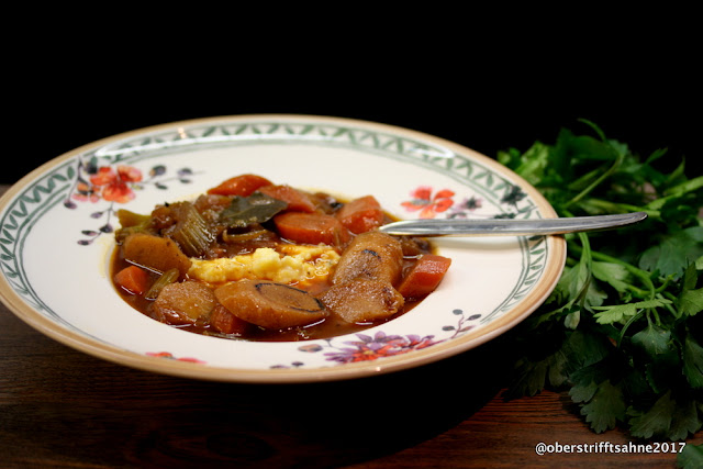 Geschmortes Wurzelgemüse mit cremiger Polenta