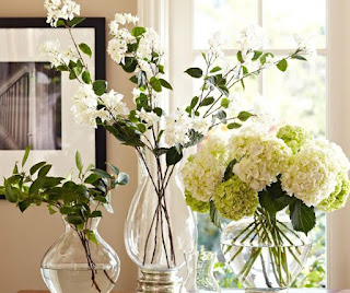 Merangkai Bunga dengan Media Vas dan Air