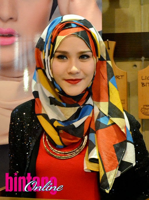 Cara memakai hijab kreasi Modern Keren