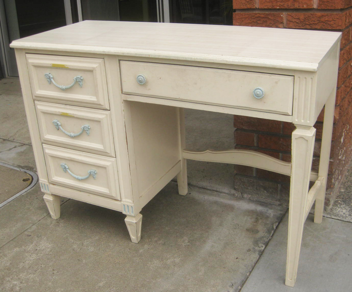 UHURU FURNITURE & COLLECTIBLES: October 2012