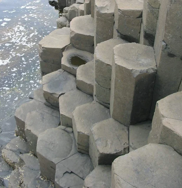 Giant's Causeway Column Dimensions and shapes