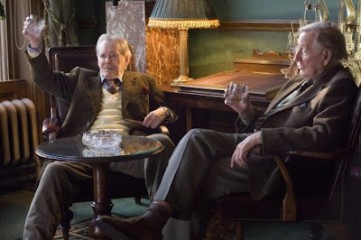 Peter O'Toole and Leslie Phillips enjoy a whiskey in Venus