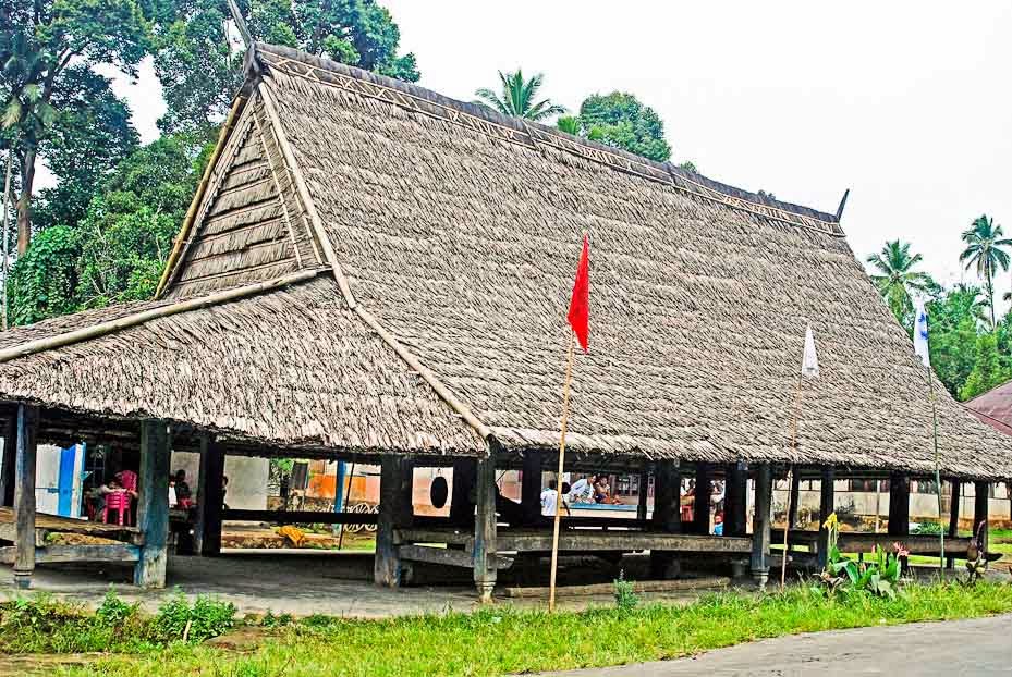 Rumah Adat Maluku Utara - Special Pengetahuan