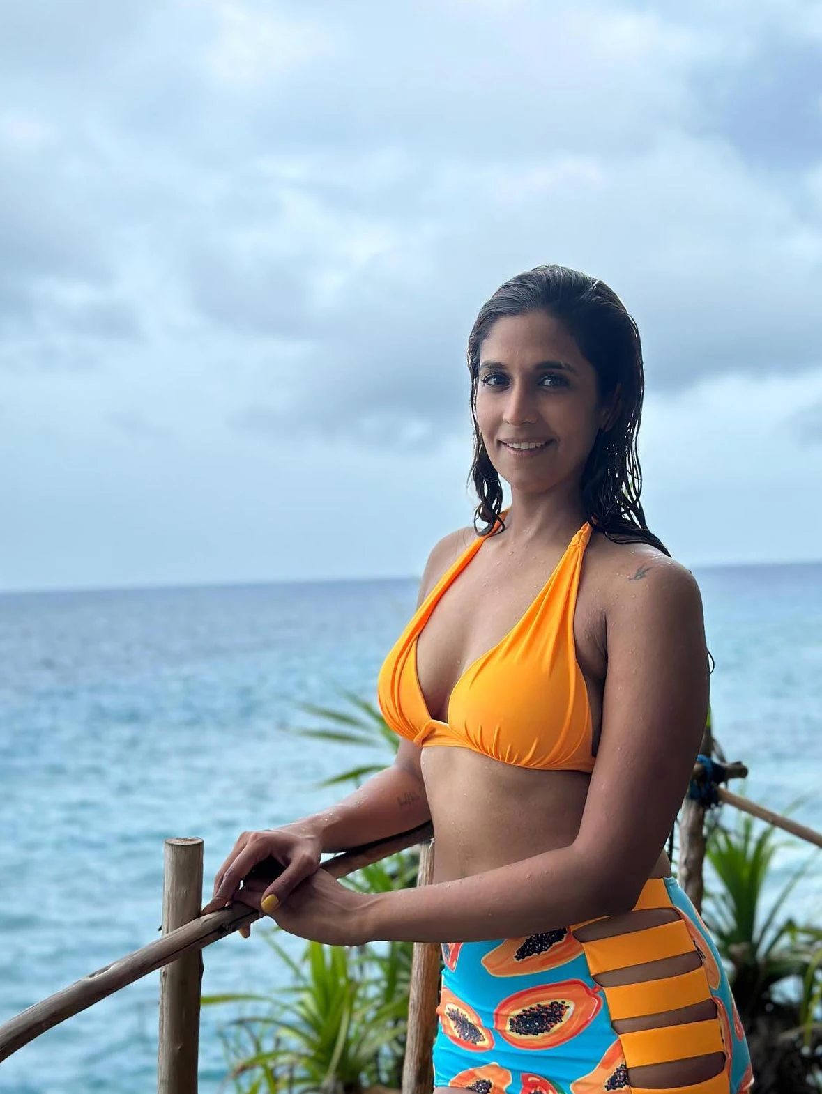 harleen sethi yellow bikini cleavage sexy body