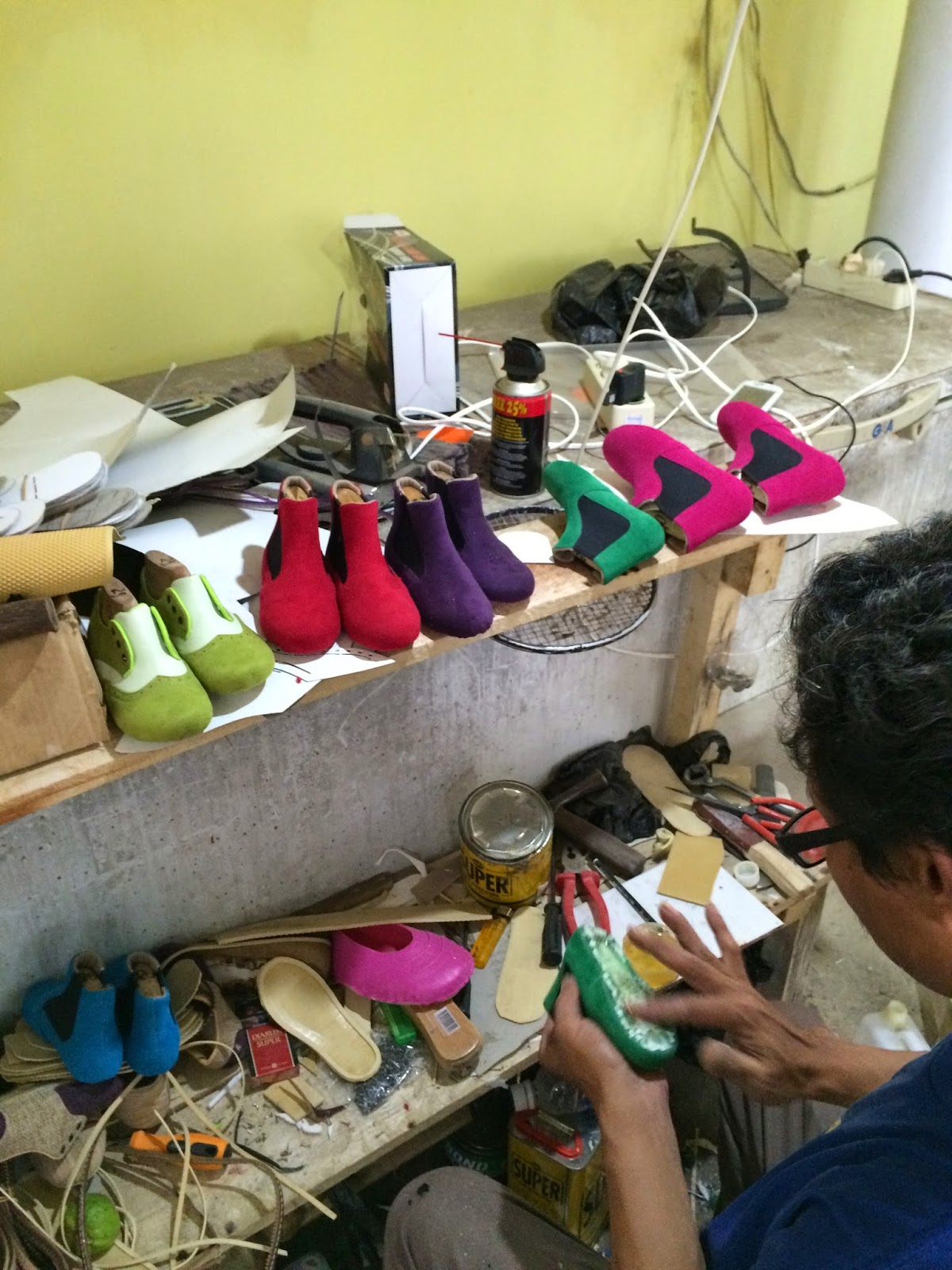 Pengrajin Sepatu Anak Handmade