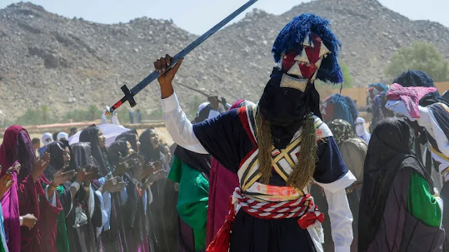 Joy in the desert… Algerian Tuaregs celebrate Pharaoh’s drowning in the ...
