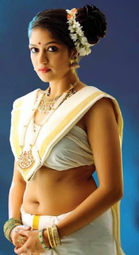 Navel in Saree