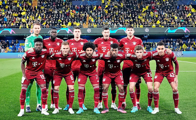 F. C. BAYERN MÜNCHEN. Temporada 2021-22. Manuel Neuer, Dayot Upamecano, Benjamin Pavard, Robert Lewandowski, Lucas Hernández. Alphonso Davies, Kimmich, Serge Gnabry, Kingsley Coman, Thomas Müller y Jamal Muslala. VILLARREAL C. F. 1 F. C. BAYERN MÜNCHEN 0 Miércoles 06/04/2022, 21:00 horas. Liga de Campeones de la UEFA, cuartos de final, partido de ida. Villarreal, Castellón, España, estadio de La Cerámica: 21.626 espectadores. GOLES: 1-0: 9’, Danjuma.