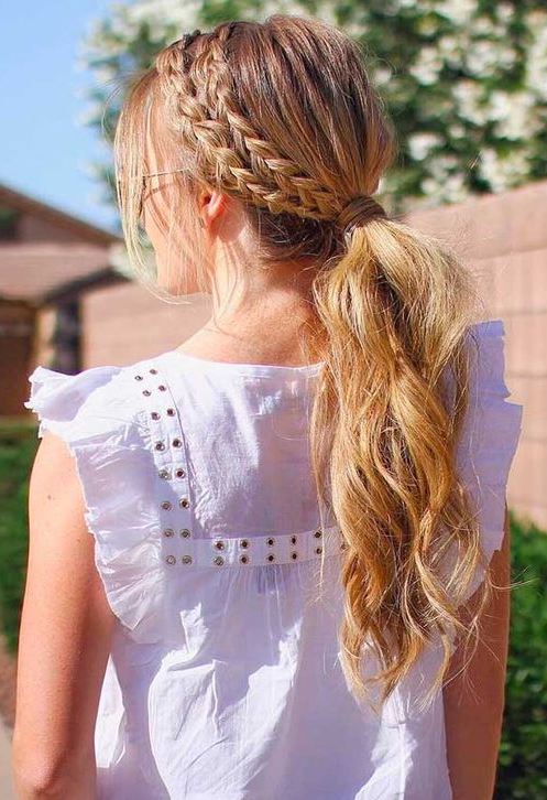 Easy Summer Hairstyles to Wear During Dog Days