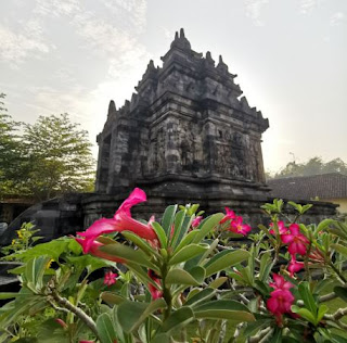 Templo Pawon o Candi Pawon.