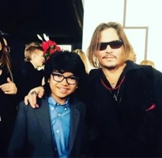 foto joey alexsander dan johnny depp grammy awards 2016