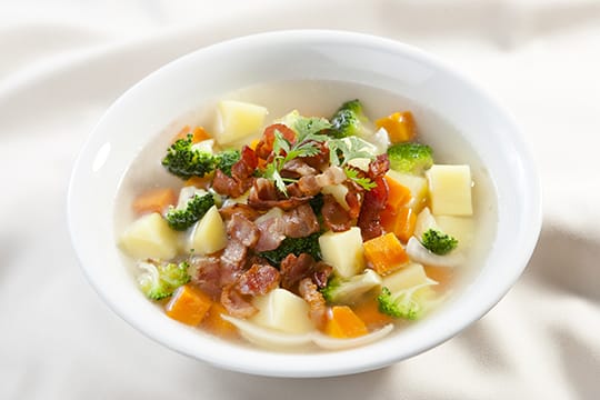 Canh rau củ ba rọi xông khói