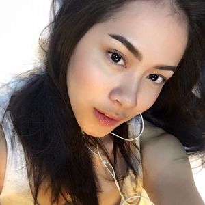 Baby Jovanca cantik, paha mulus, seksi, panas