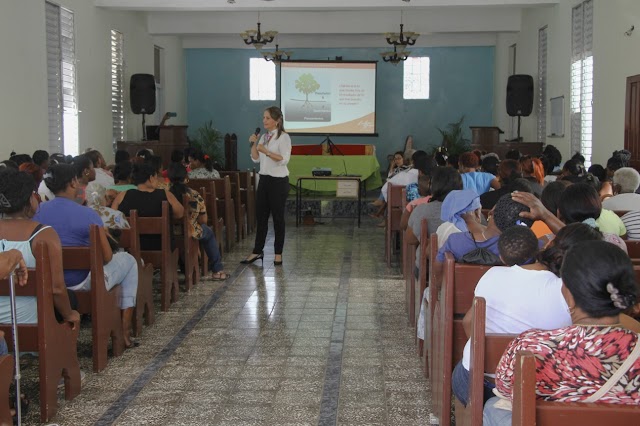 CAC agasaja madres de Villa Central