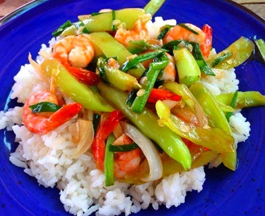 ผัดพริกกุ้งราดข้าว ผัดพริกกุ้งราดข้าว