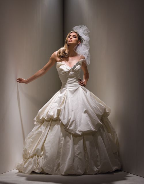 Big ball gown wedding dress decorated berfariasi will make your wedding gown