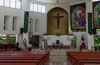 Robos en Catedral: carteristas despojan a fieles cuando cierran los ojos para rezar, autorizan a cancunenses irrumpir la misa a gritos para denunciar asaltos