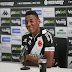 Apresentado pelo Vasco, Léo revela perfil estudioso: “Querer melhorar é virtude”