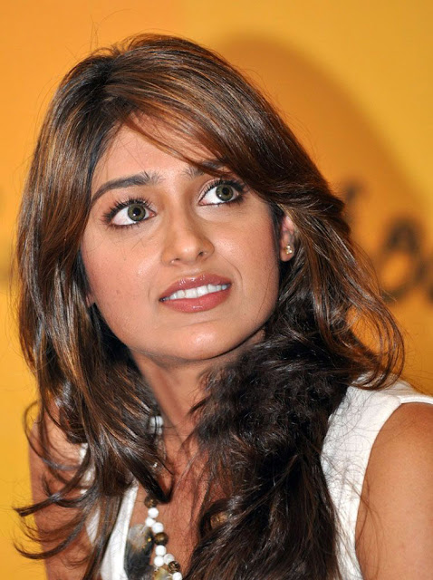 Ileana D'Cruz latest hot armpits pics