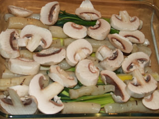 Leeks, scorzonera and mushrooms in a dish