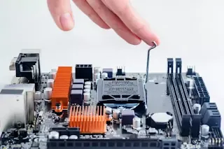 Beberapa Komponen Penting Pada Motherboard Komputer