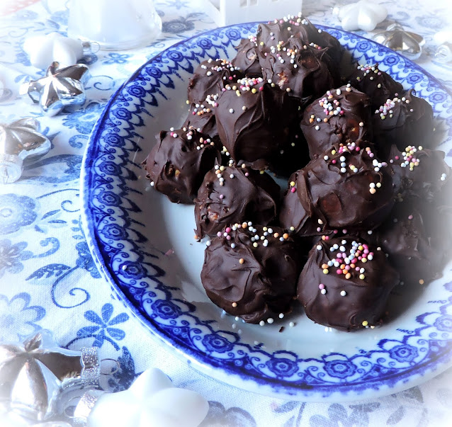 Leona's Peanut Butter Balls