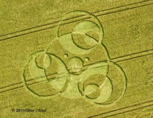 Crop Circle Kingstone Coombes Oxfordshire 9Th June 2011