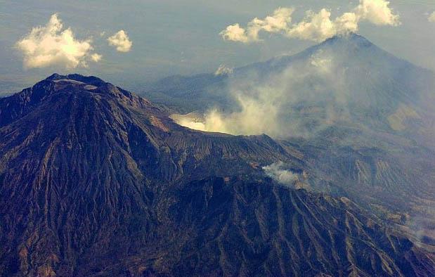 Gunung Tertinggi di Jawa ? Inilah Keterangan dan Gambarnya 