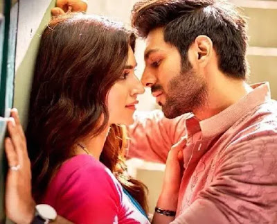 Luka Chuppi (2019) Movie Kriti Sanon Kissing Scenes