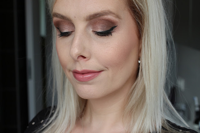 Charlotte Tilbury Glowgasm Face Palette in Lightgasm