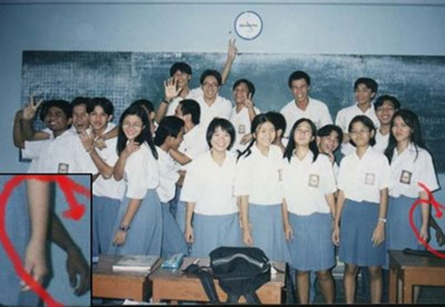 Sumpah Serem Banget Penampakan Foto Hantu  Yang Diyakini 