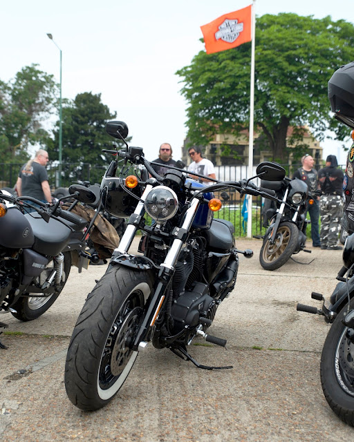 harley davidson with flag