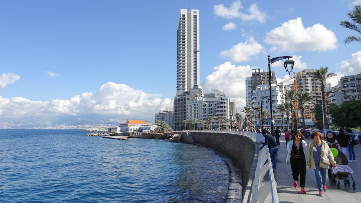 A long stretched walking street right at the coast