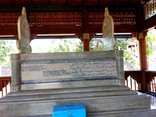 Cut Nyak Dien - Pustaka Pejaten