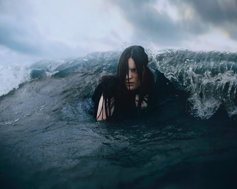 Un universo crudo y asombroso de Alex Currie