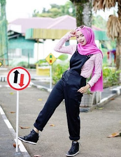Cara Padu Padan Model Baju Overall Muslim Dan Jumpsuit Gaya Kekinian
