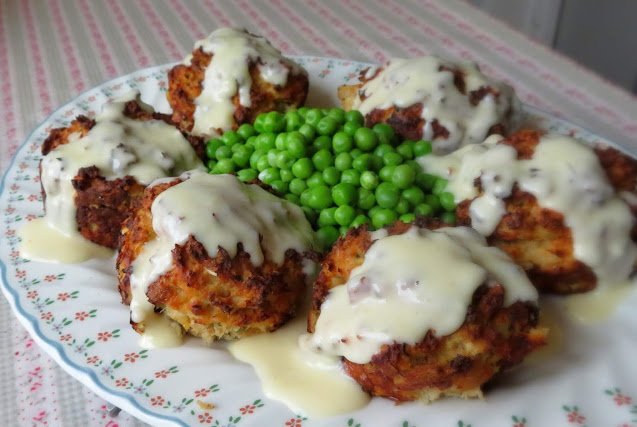 Lemon Sauced Salmon Patties