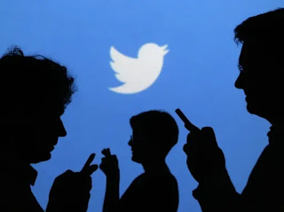 Twitter follows YouTube and Tik Tok with a new media player that makes it easier to watch videos People holding mobile phones are silhouetted against a backdrop projected with the Twitter logo in this illustration picture taken in Warsaw September 27, 2013. REUTERS/Kacper Pempel  Twitter has announced that it has started testing a new media player that aims to make it easier for users to find and watch videos, with two new updates.  Twitter said that the new media player will be available in the coming days for people who use Twitter in English on the operating system "iOS" (iOS).  Twitter said on its blog that videos have become a large part of public conversations and the most attractive type of content on the Internet, noting that the videos shared on its platform have billions of views each year.  Watch more videos Twitter's updated media player expands videos to fill the screen with a single tap, enabling a full and immersive viewing experience for the first time. To activate full screen mode, simply click on the video clip.  The new media player also includes a feature to discover more videos; Just scroll up to start browsing more engaging content. If you want to exit full screen mode and go back to the original Tweet, just click the back arrow in the upper left corner.  Explore section for more clips Twitter stated that through the new video library, the user can easily find more videos along with tweets and trends that may interest him.  To try this feature, just open the Explore tab to discover some of the most popular videos shared on Twitter.  The platform said that the new video player is currently available in select countries that use the English language on iOS and Android.  Twitter concluded its blog that with this update it aims to make its services easy to use for everyone in a way that best suits their needs, and videos (including fun teaser videos) are an important part of that.