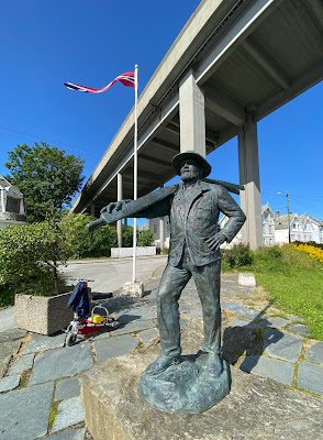 Olaf Lytt statue in Haugesund, Norway