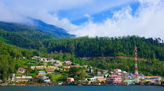 Objek Wisata Danau Indah Telaga Sarangan Tawangmangu Magetan Jawa Timur