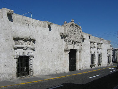 Foto a la fachada de la Casa de Moral