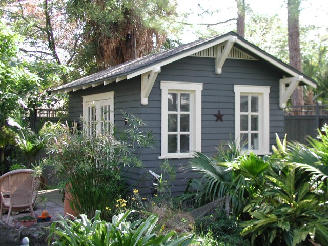 Parkdale Ave.: Super Cute Sheds...