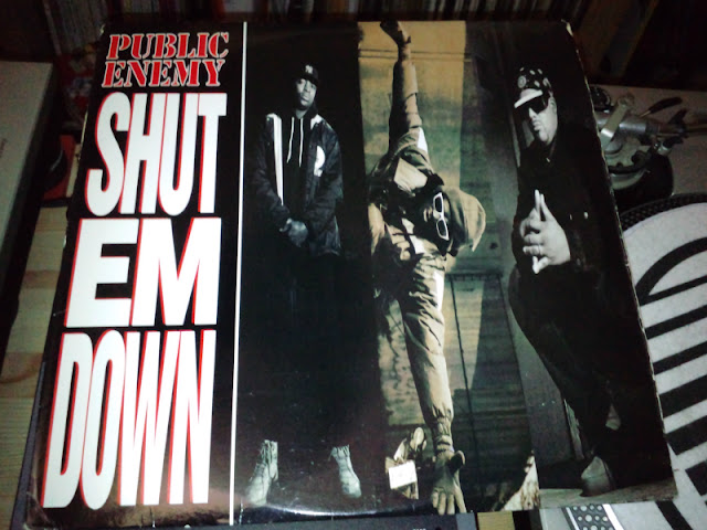 Shut Em Down / Public Enemy のレコードジャケットの写真です。