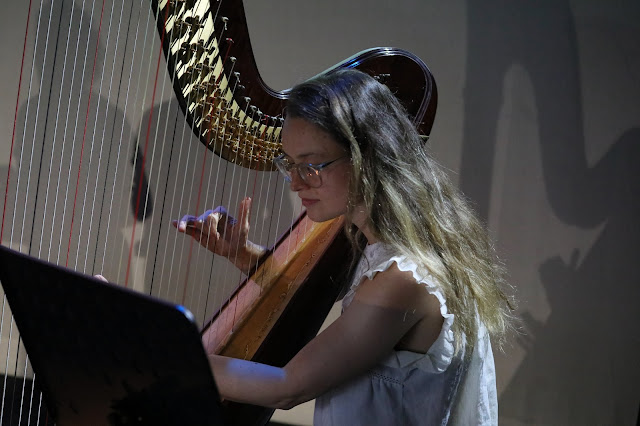 Michael Betteridge: Voices of the Sands - Esther Swift - Tête-à-Tête: the Opera Festival (Photo Claire Shovelton)