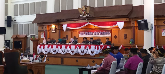 DPRD Tanjungpinang Menyetujui Ranperda Perubahan APBD Kota Tanjungpinang TA 2022 Disahkan Menjadi Perda