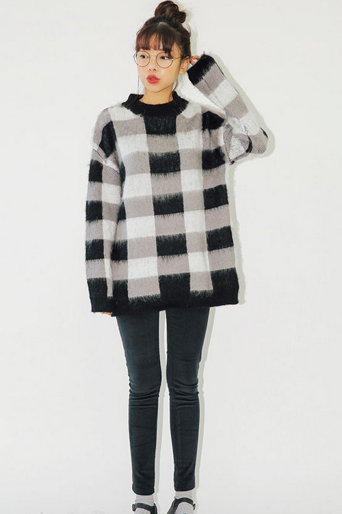 Rectangular Check Soft Knit Top